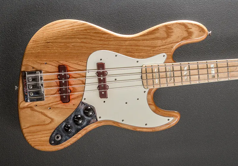 Vintage 1970s Fender Jazz Bass – Pre-Owned