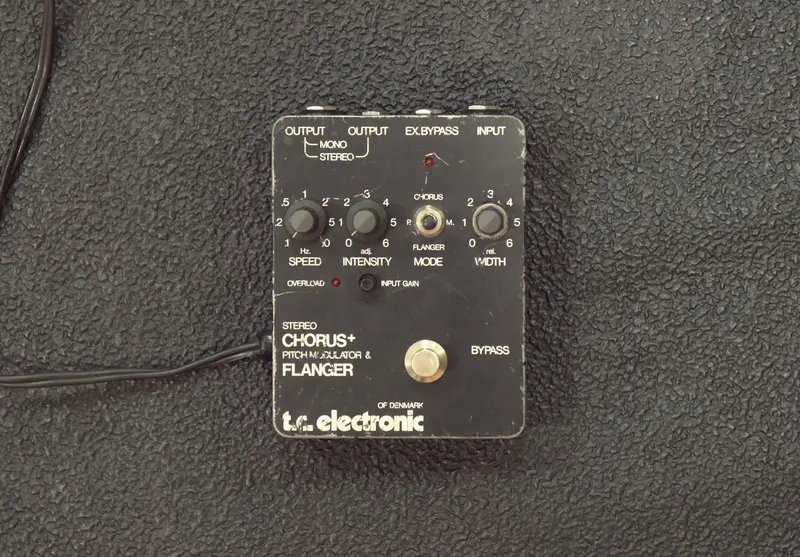 Vintage-Style Stereo Chorus, Pitch Modulator & Flanger Pedal – 1980s Inspired Effects Unit